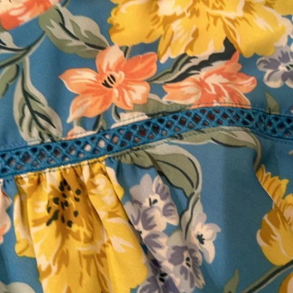 Loft Floral Blouse - Picture 3 of 3